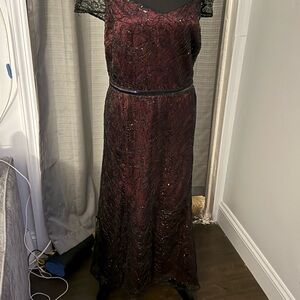 Chic Backless Black and Burgundy Dress